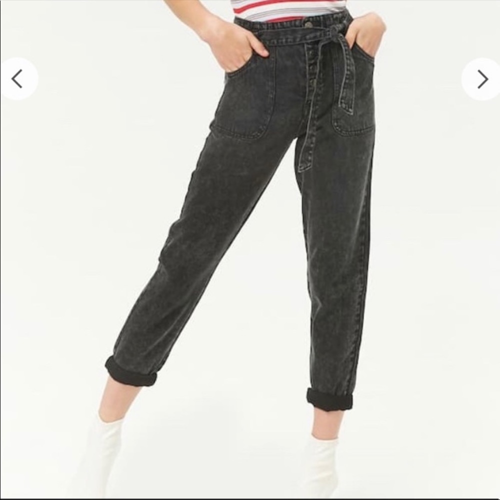 Black High Wasted Mom Jeans
